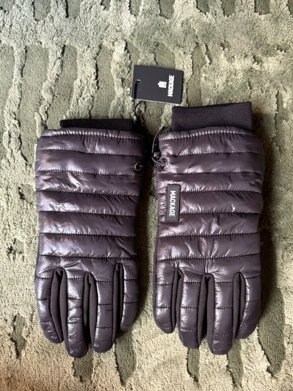Mackage ALFIE Black Quilted Gloves Size L NWT